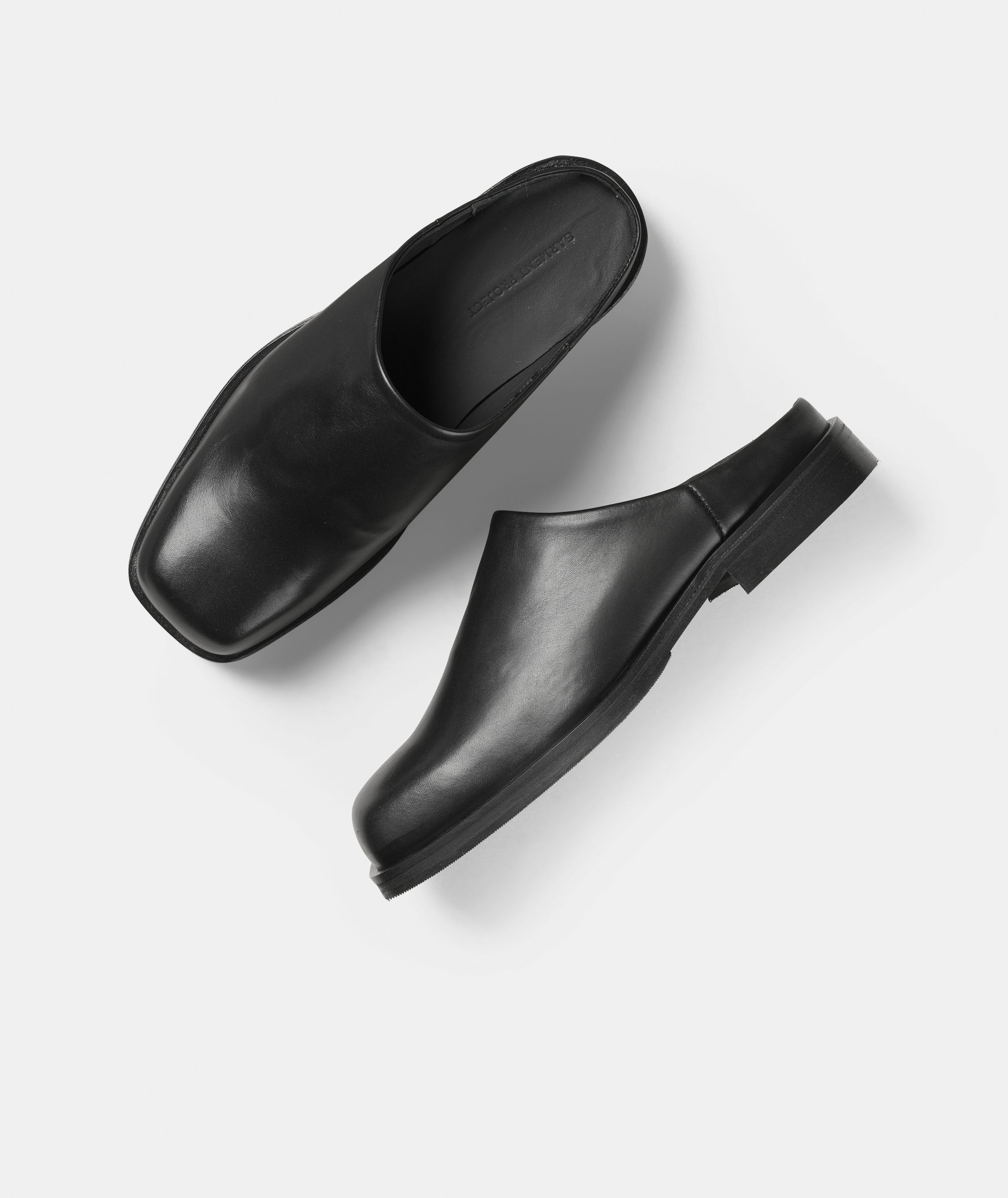 GARMENT PROJECT MAN Oliver - Black Leather Mules 999 Black