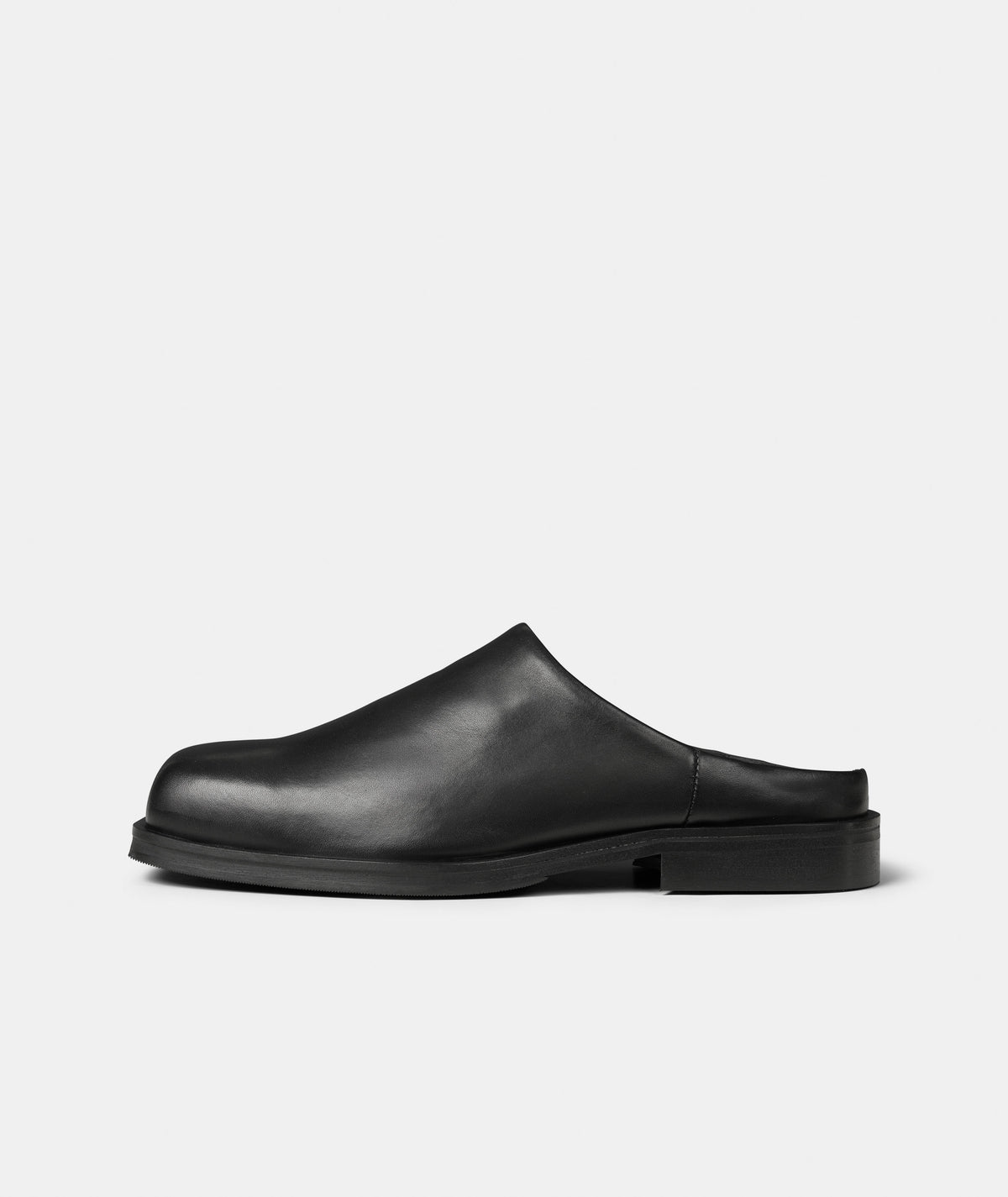 GARMENT PROJECT MAN Oliver - Black Leather Mules 999 Black
