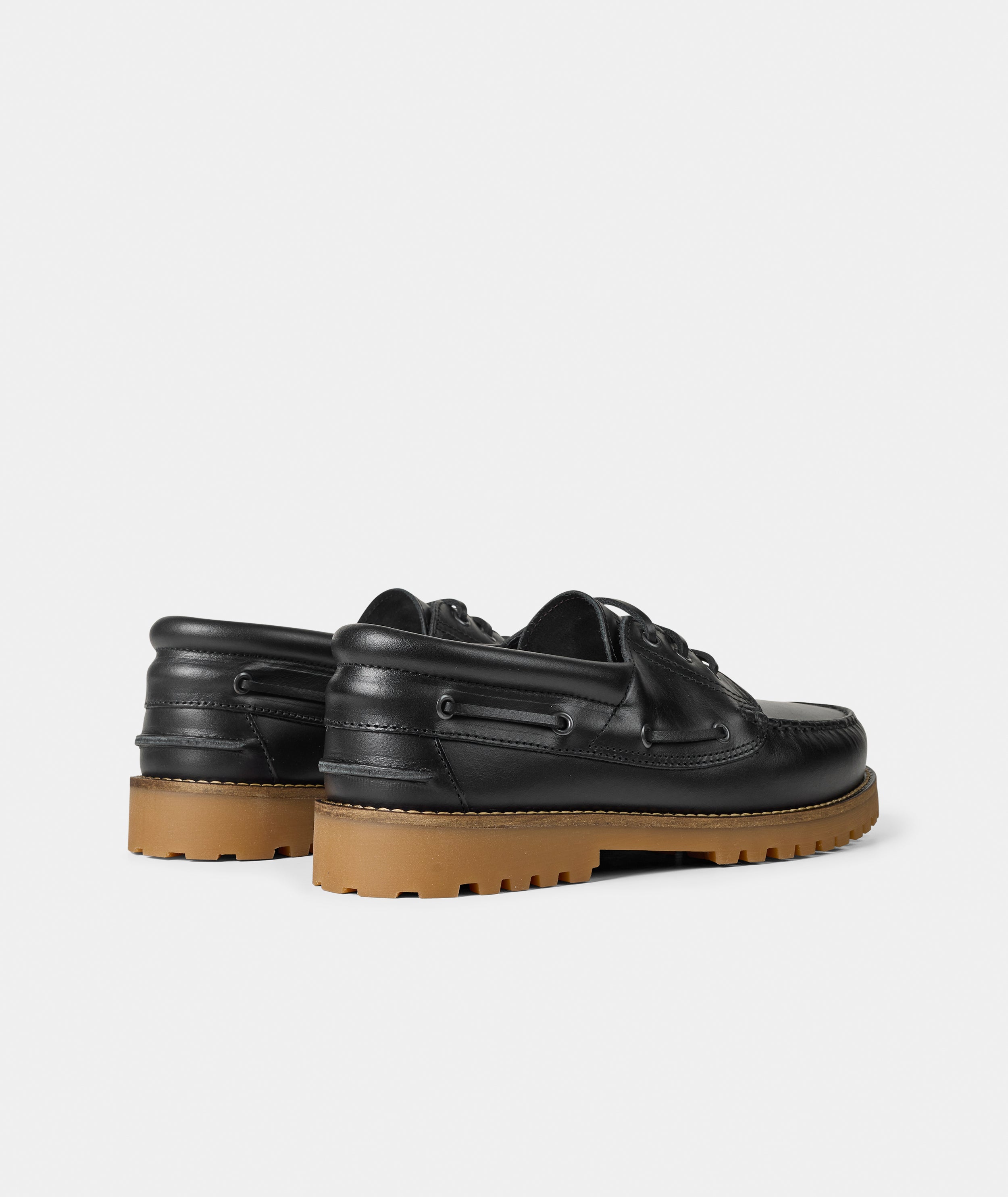 GARMENT PROJECT MAN Ollie Boat Shoe - Black/Gum Leather Shoes 999 Black