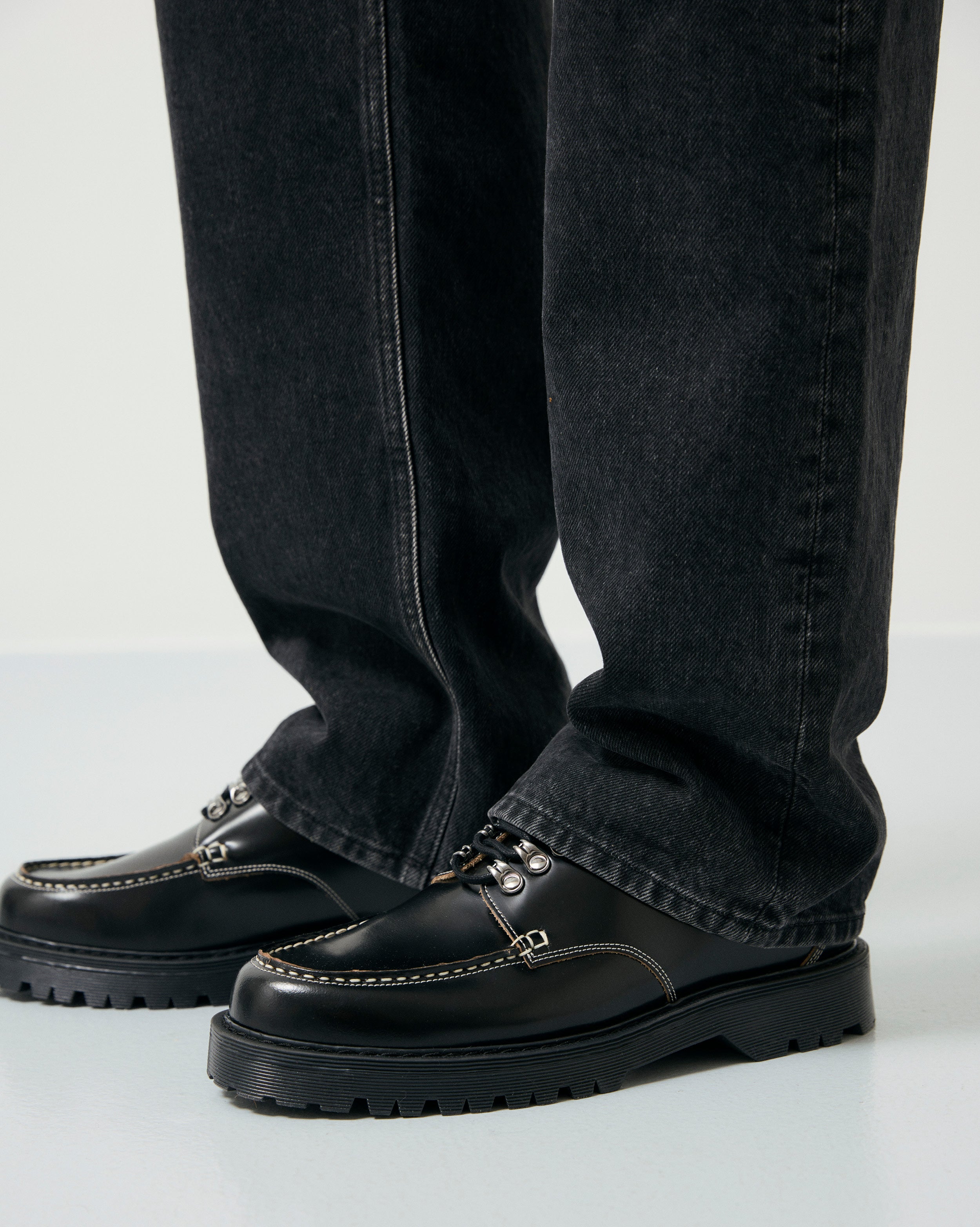 GARMENT PROJECT MAN Pete Moc Toe Lux - Black Polido Raw Edge Shoes 999 Black
