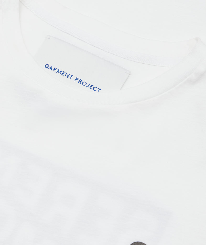 GARMENT PROJECT MAN Relaxed Fit Tee - White / Serenity in motion T-shirt 100 White