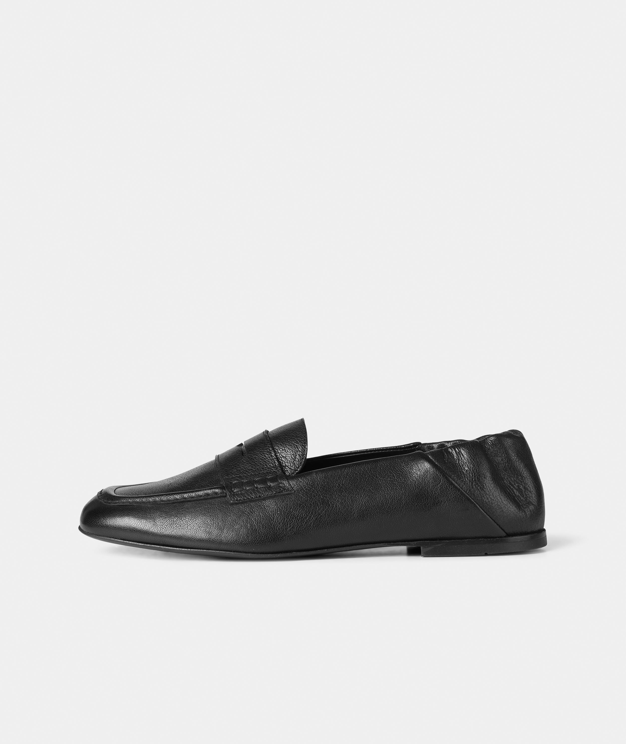 GARMENT PROJECT MAN Robin - Black Leather Loafer 999 Black