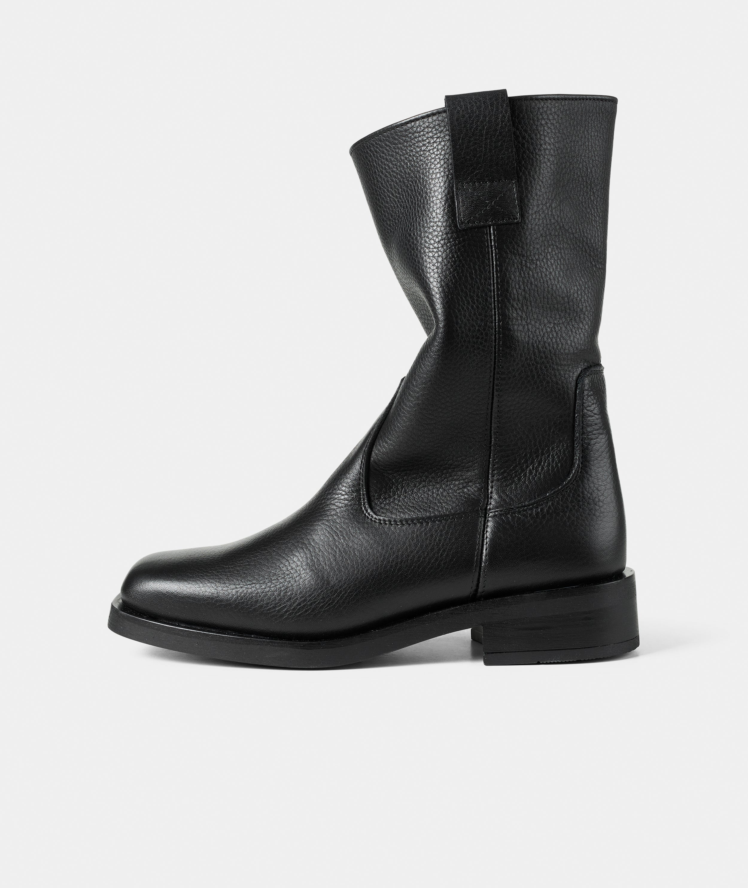 GARMENT PROJECT WMNS Tali Boot - Black Tumbled Leather Boots 999 Black