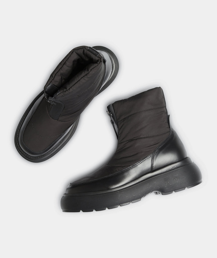 GARMENT PROJECT WMNS Cloud Snow Boot - Black Nylon Boots 999 Black
