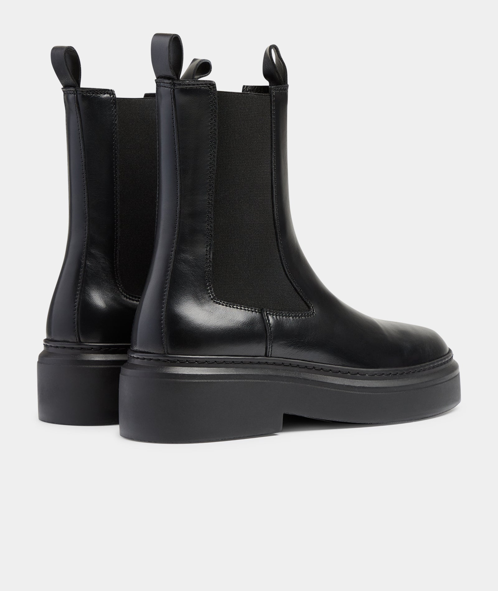 GARMENT PROJECT WMNS June Chelsea - Black Leather / Black Sole Boots 999 Black