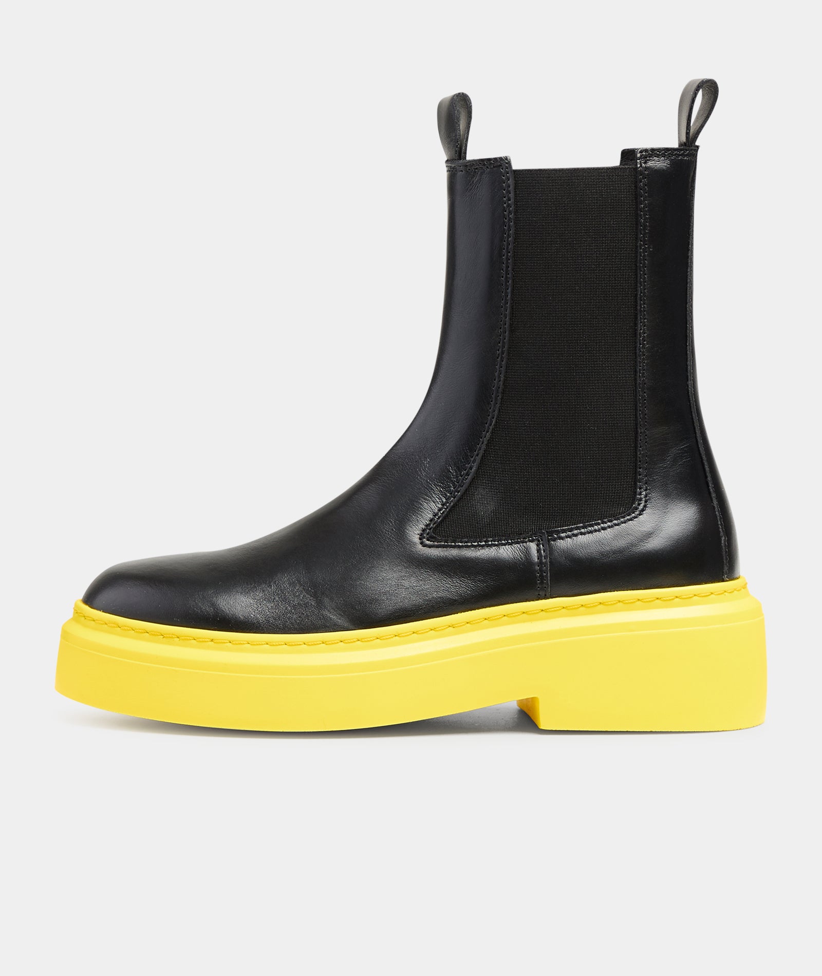 GARMENT PROJECT WMNS June Chelsea - Black Leather / Yellow Sole Boots 999 Black