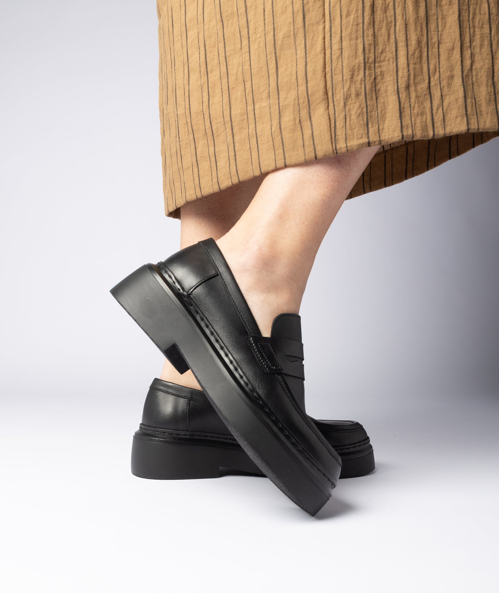 GARMENT PROJECT WMNS June Loafer - Black Leather / Black Sole Loafer 999 Black