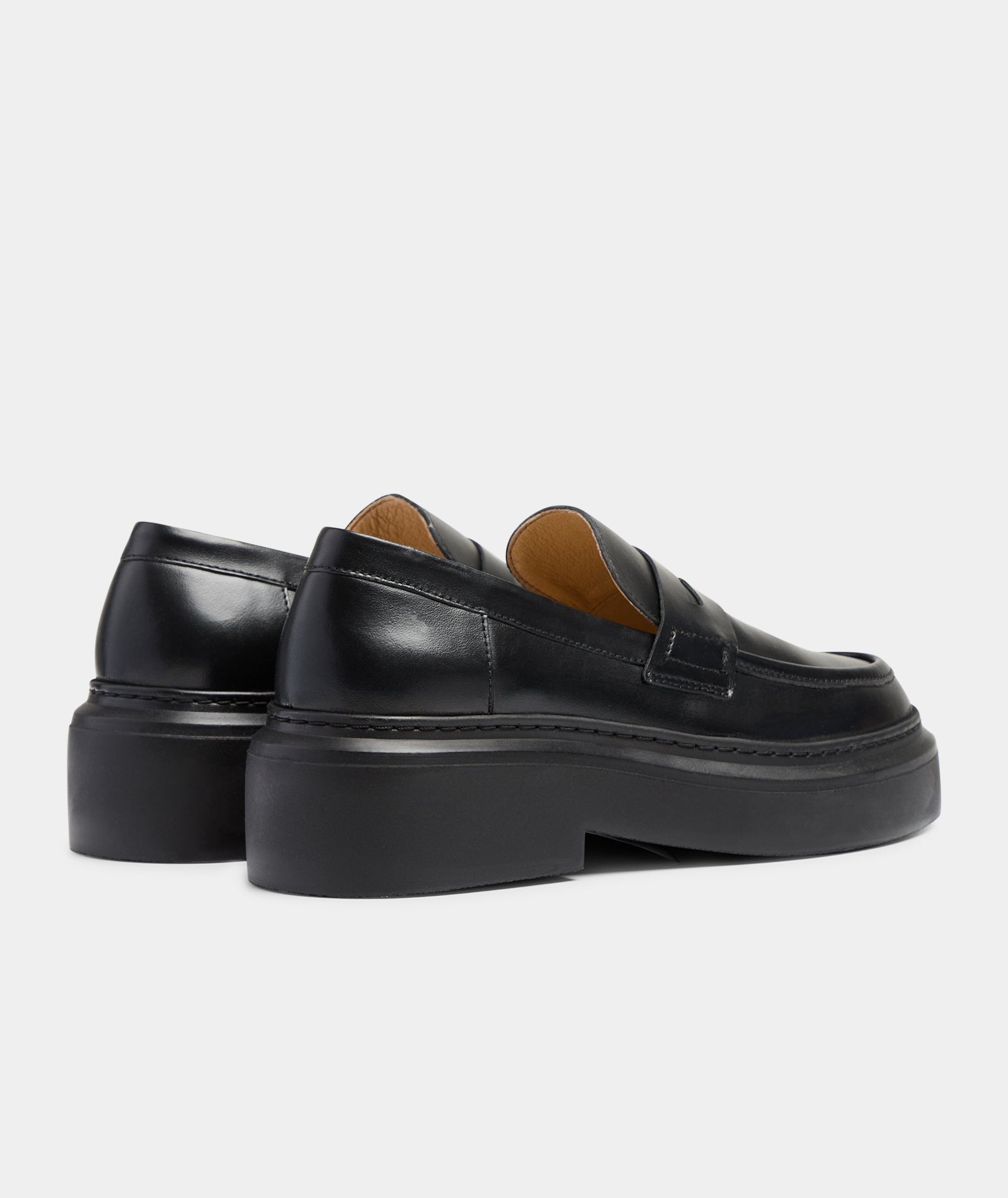 GARMENT PROJECT WMNS June Loafer - Black Leather / Black Sole Loafer 999 Black