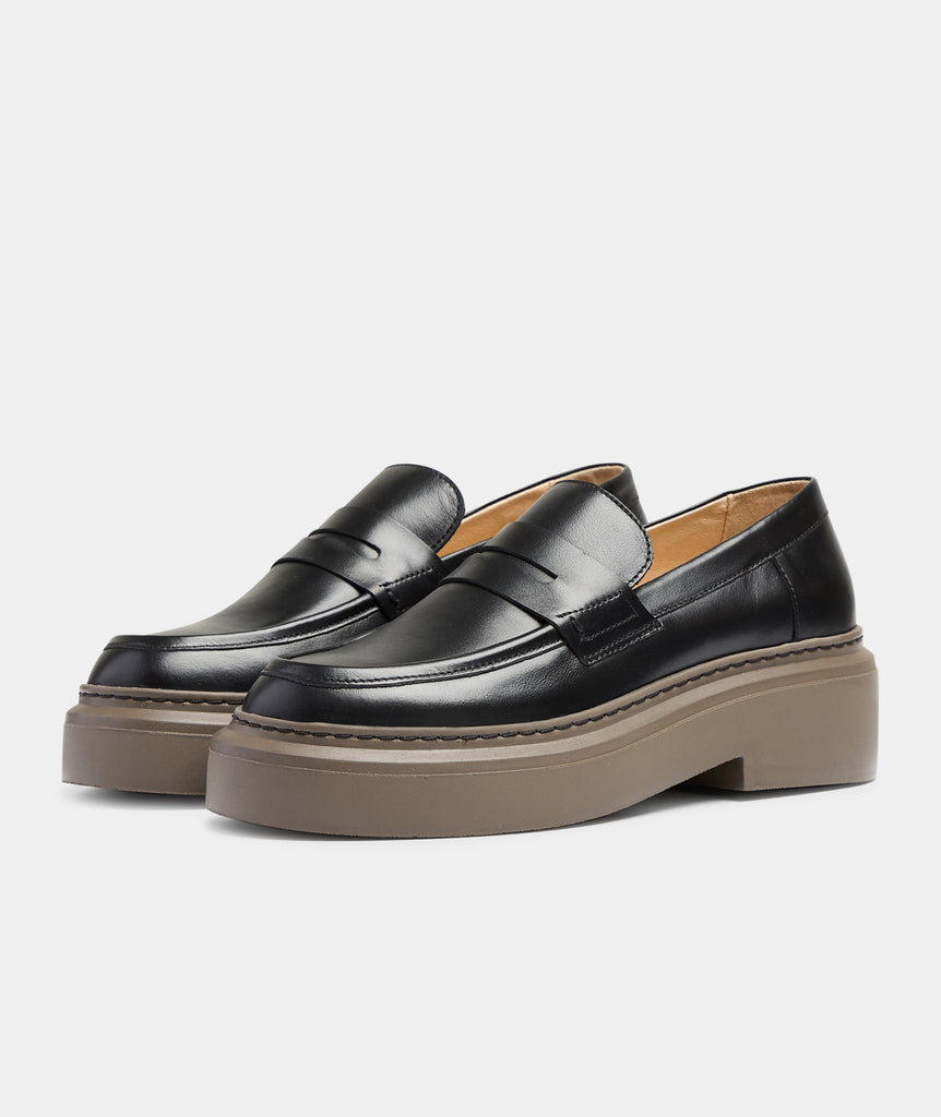GARMENT PROJECT WMNS June Loafer - Black Leather / Brown Sole Shoes 999 Black