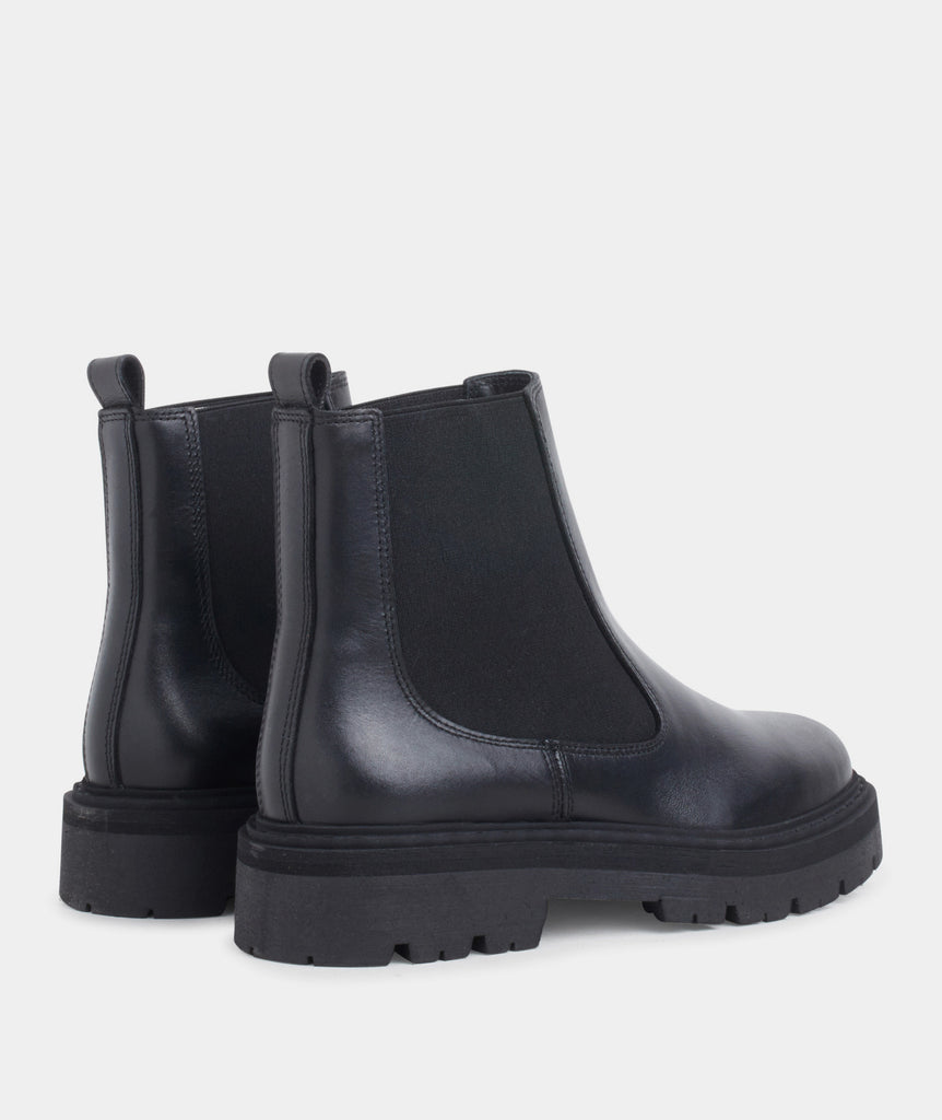 GARMENT PROJECT WMNS Spike Chelsea - Black Matte Boots 999 Black